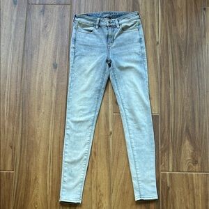 American Eagle Outfitters Women’s Light Wash Skinny Jeans